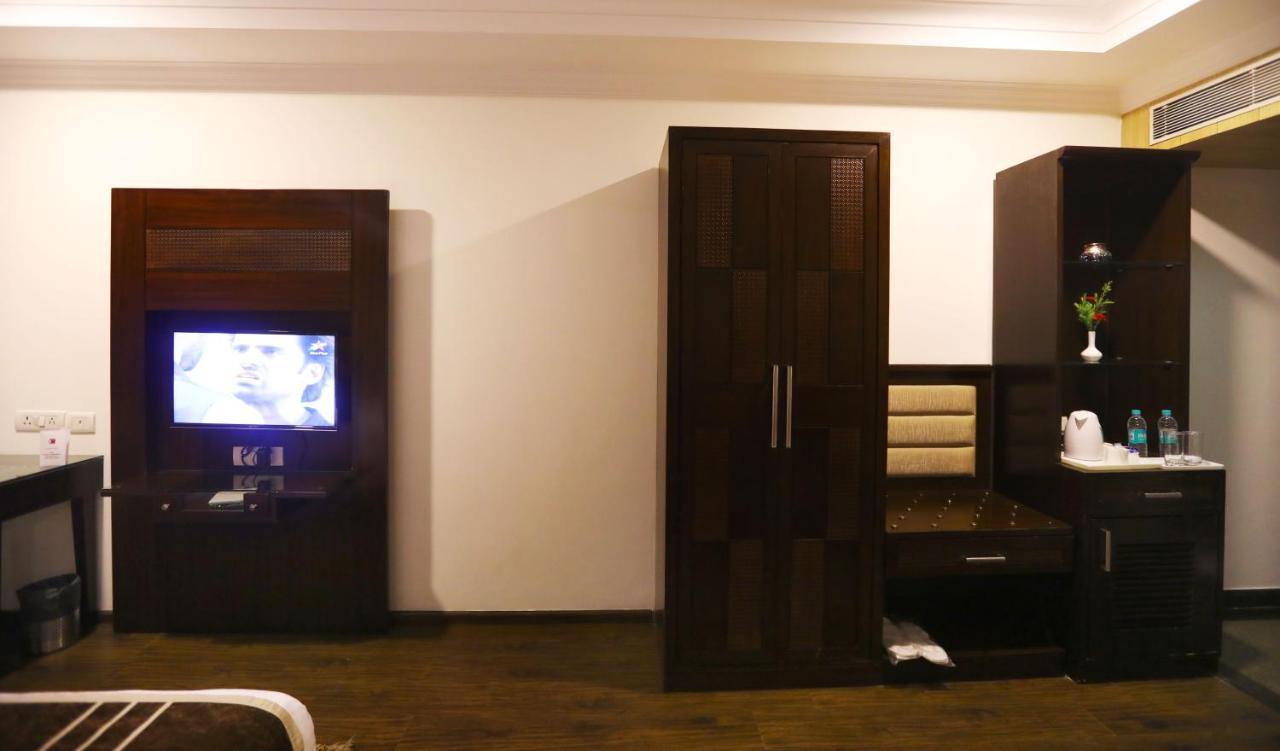 Hotel Pitrashish Pride Igi Intl Airport Delhi ภายนอก รูปภาพ