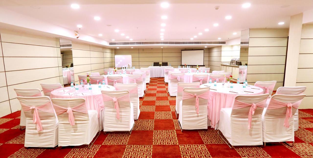Hotel Pitrashish Pride Igi Intl Airport Delhi ภายนอก รูปภาพ