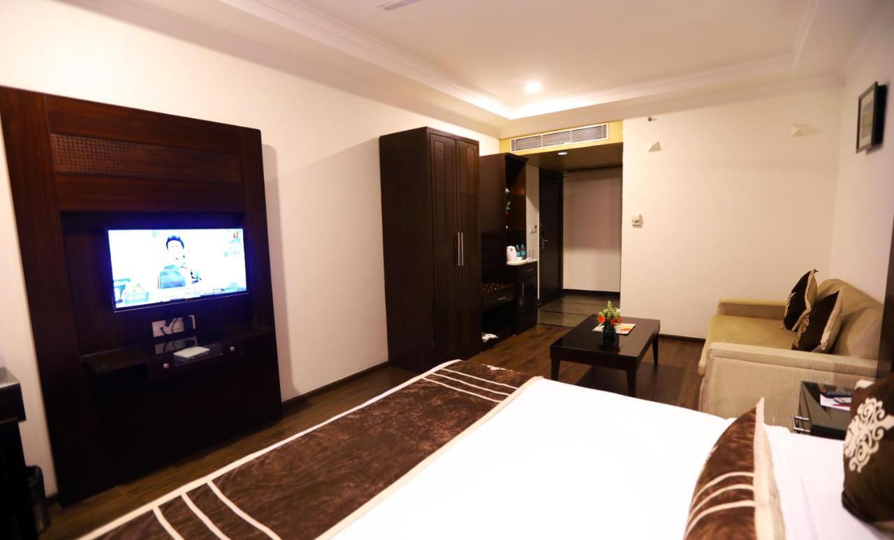 Hotel Pitrashish Pride Igi Intl Airport Delhi ภายนอก รูปภาพ