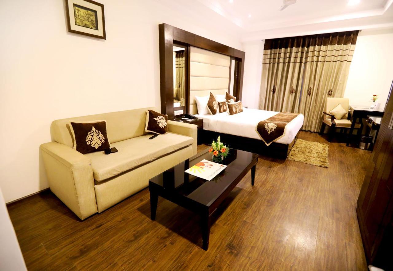 Hotel Pitrashish Pride Igi Intl Airport Delhi ภายนอก รูปภาพ