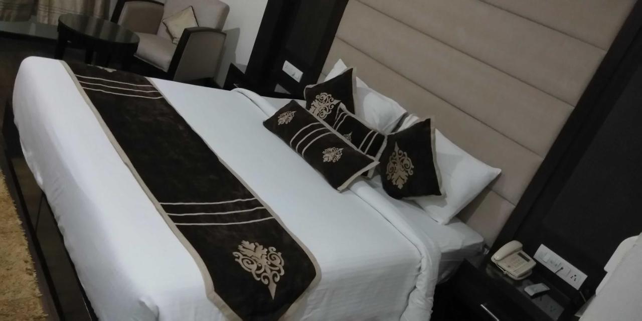 Hotel Pitrashish Pride Igi Intl Airport Delhi ภายนอก รูปภาพ