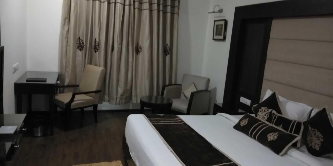 Hotel Pitrashish Pride Igi Intl Airport Delhi ภายนอก รูปภาพ